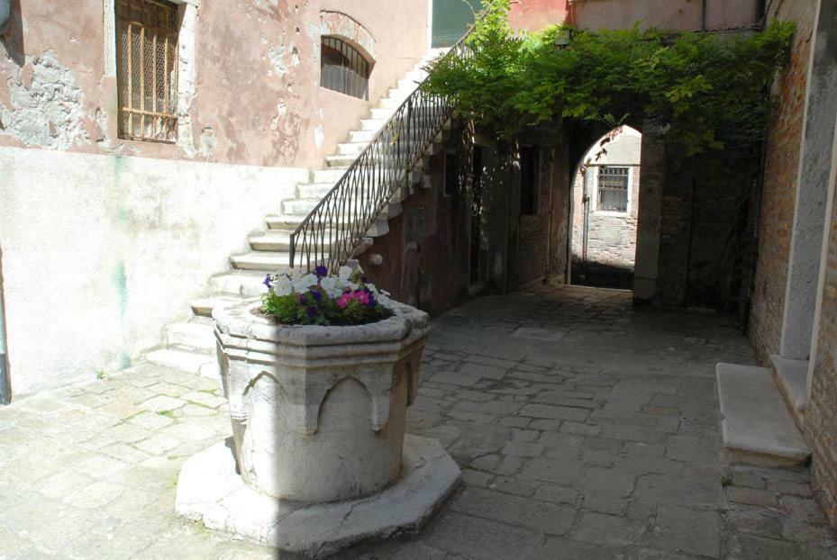 Dorsoduro - Corte della Comare Venezia Esterno foto